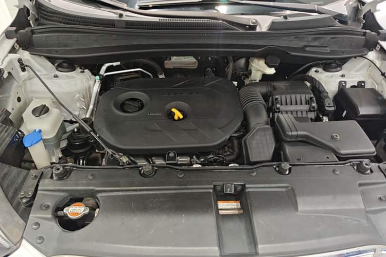 Used Hyundai ix35 2015 2.0L Automatic 2WD Smart Version China V Standard Engine Bay