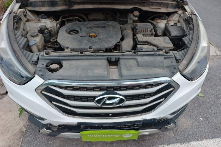 Used Hyundai ix35 2015 2.0L Automatic 2WD Smart Type China IV Engine Bay