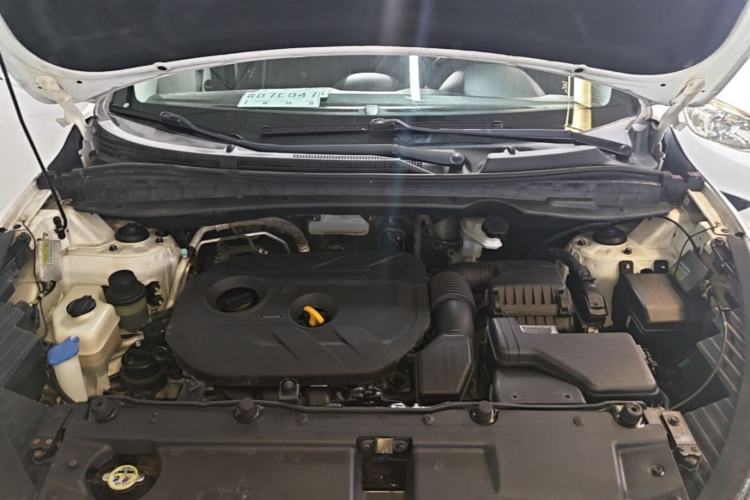 Used Hyundai ix35 2015 2.0L Automatic 2WD Smart Type China IV Engine Bay