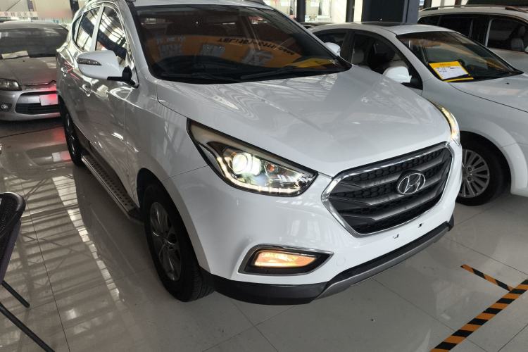Used Hyundai ix35 2015 2.0L Automatic 2WD Comfort Edition China IV Standard Exterior 1