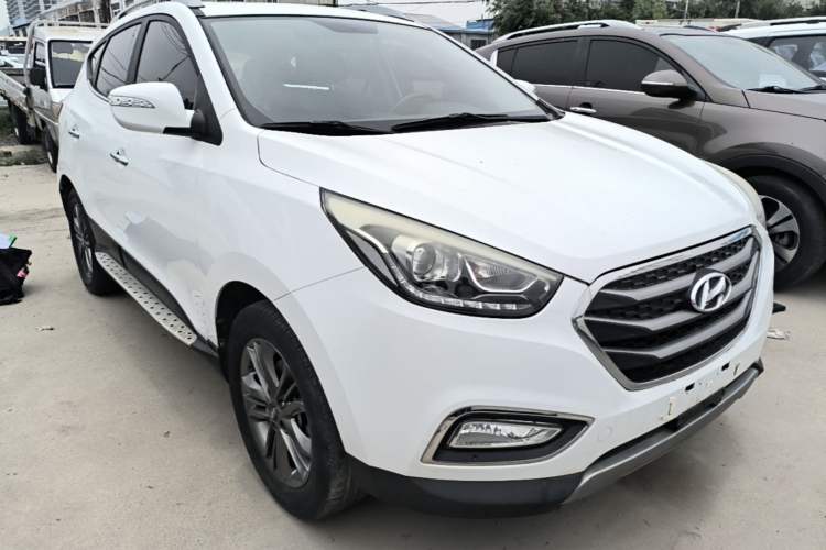Used Hyundai ix35 2015 2.0L Automatic 2WD Smart Version China V Standard Exterior 1
