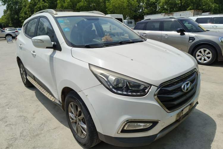 Used Hyundai ix35 2015 2.0L Manual Two-Wheel Drive Comfort Version China IV Standard Exterior 1