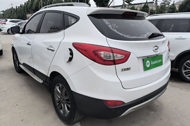 Used Hyundai ix35 2015 2.0L Automatic 2WD Smart Version China V Standard Exterior 2