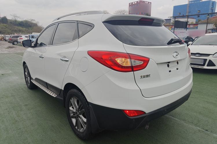Used Hyundai ix35 2015 2.0L Automatic 2WD Smart Type China IV Exterior 2