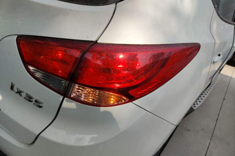 Used Hyundai ix35 2015 2.0L Automatic 2WD Comfort Edition China IV Standard Exterior 2