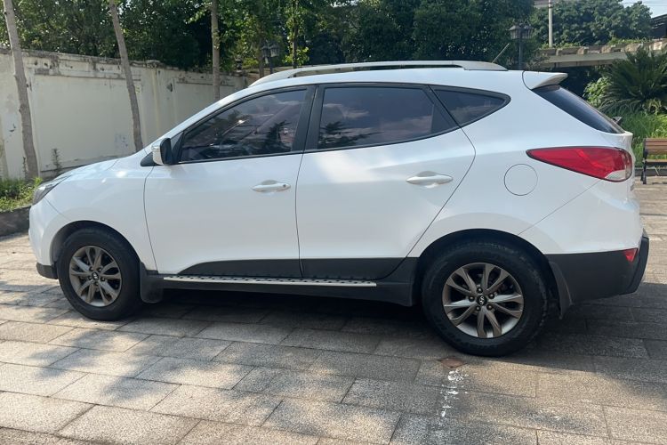 Used Hyundai ix35 2015 2.0L Automatic 2WD Comfort Edition China V Standard Exterior 2