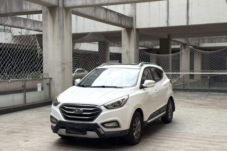 Used Hyundai ix35 2015 2.0L Automatic 2WD Comfort Edition China V Standard Exterior 2