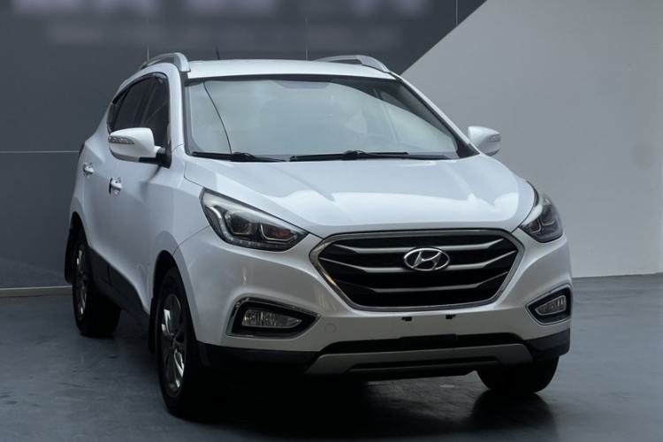 Used Hyundai ix35 2015 2.0L Manual Two-Wheel Drive Comfort Version China V Standard Exterior 2
