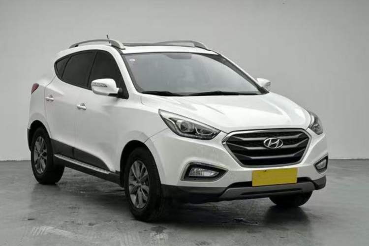 Used Hyundai ix35 2015 2.0L Automatic 2WD Comfort Edition China IV Standard Exterior 2