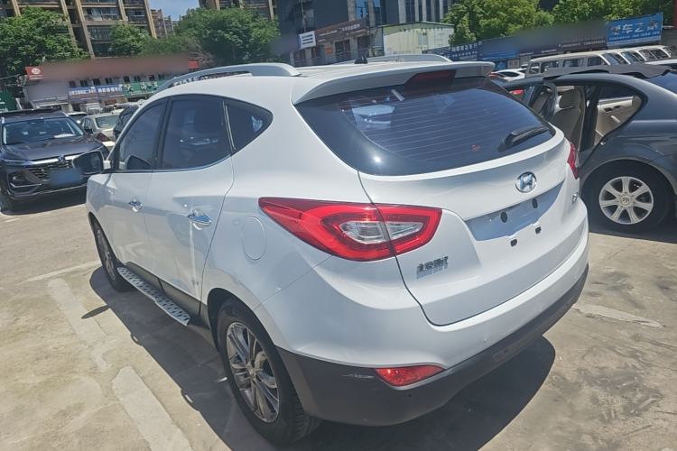 Used Hyundai ix35 2015 2.0L Automatic 2WD Smart Type China IV Exterior 2