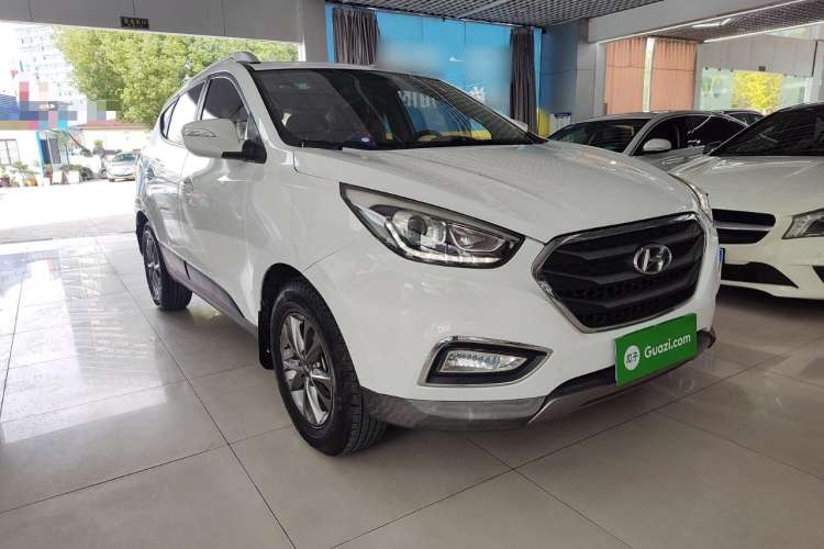 Used Hyundai ix35 2015 2.0L Manual Two-Wheel Drive Comfort Version China IV Standard Exterior 2