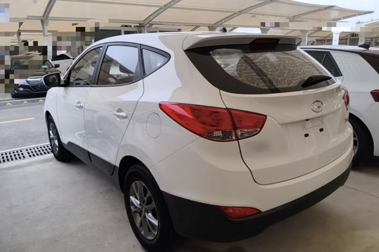 Used Hyundai ix35 2015 2.0L Automatic 2WD Comfort Edition China IV Standard Exterior 2