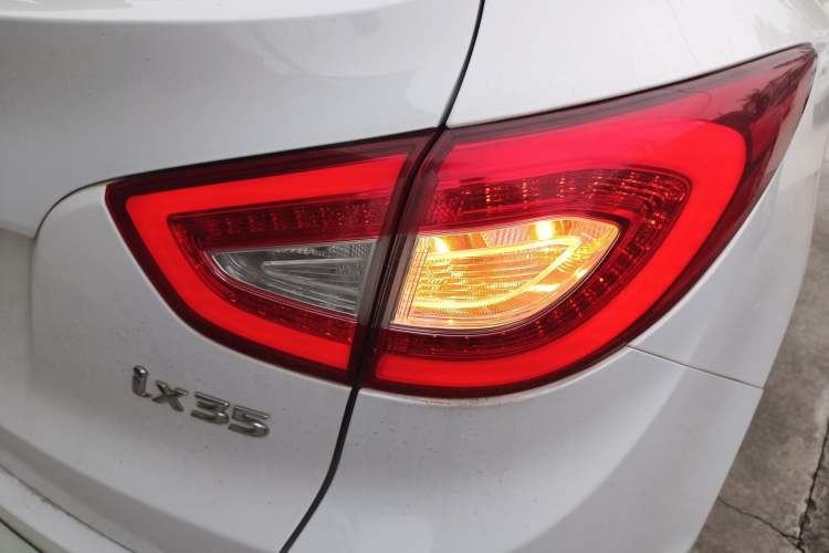Used Hyundai ix35 2015 2.0L Automatic 2WD Smart Version China V Standard Exterior 3