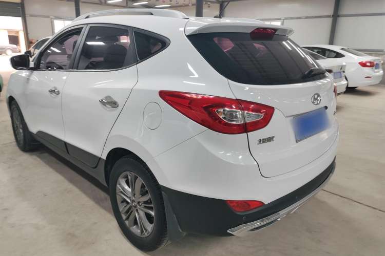 Used Hyundai ix35 2015 2.0L Automatic 2WD Smart Version China V Standard Exterior 3