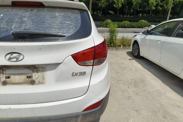 Used Hyundai ix35 2015 2.0L Manual Two-Wheel Drive Comfort Version China IV Standard Exterior 3
