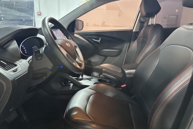 Used Hyundai ix35 2015 2.0L Automatic 2WD Comfort Edition China V Standard Exterior 3