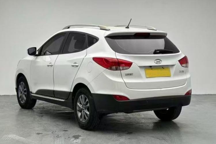 Used Hyundai ix35 2015 2.0L Automatic 2WD Comfort Edition China IV Standard Exterior 3