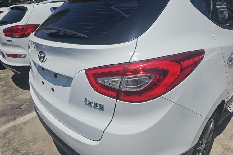 Used Hyundai ix35 2015 2.0L Automatic 2WD Smart Type China IV Exterior 3