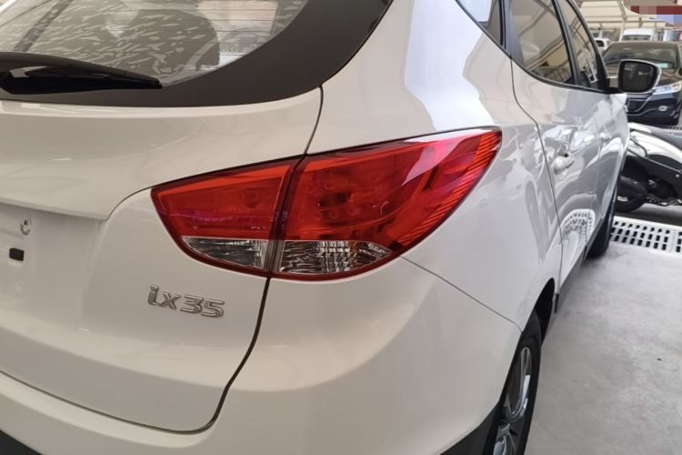 Used Hyundai ix35 2015 2.0L Automatic 2WD Comfort Edition China IV Standard Exterior 3