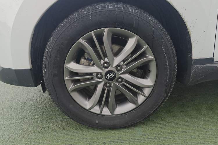 Used Hyundai ix35 2015 2.0L Automatic 2WD Smart Type China IV Exterior 4