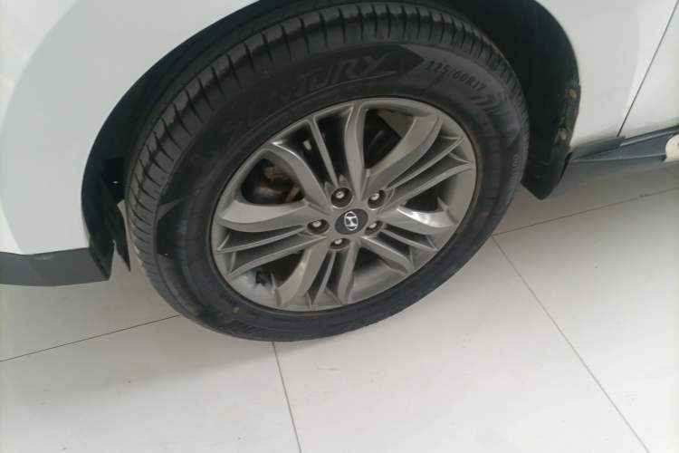 Used Hyundai ix35 2015 2.0L Automatic 2WD Smart Type China IV Exterior 4