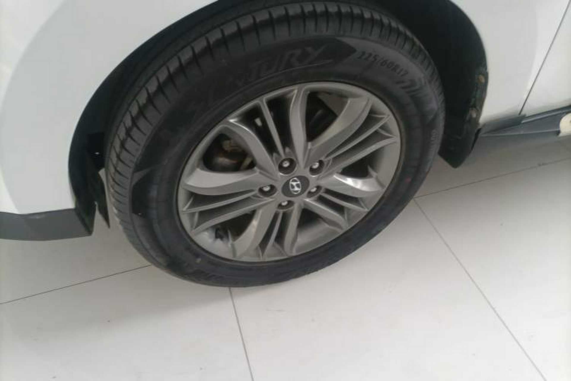 Used Hyundai ix35 2015 2.0L Automatic 2WD Smart Type China IV Exterior 4