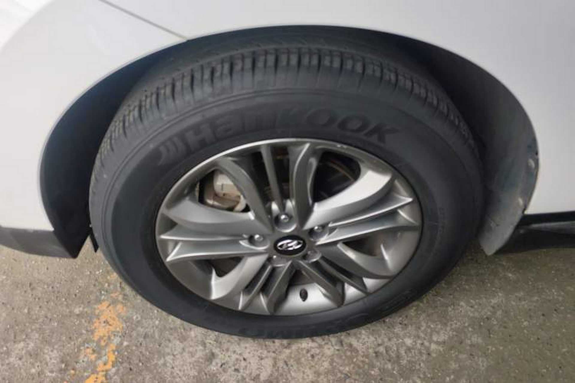 Used Hyundai ix35 2015 2.0L Automatic 2WD Smart Type China IV Exterior 4