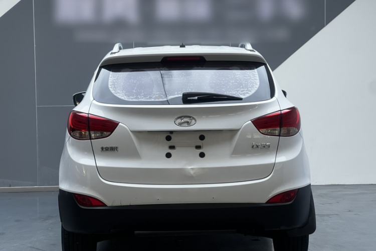 Used Hyundai ix35 2015 2.0L Manual Two-Wheel Drive Comfort Version China V Standard Exterior 4