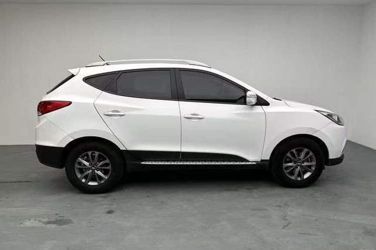 Used Hyundai ix35 2015 2.0L Automatic 2WD Comfort Edition China IV Standard Exterior 4