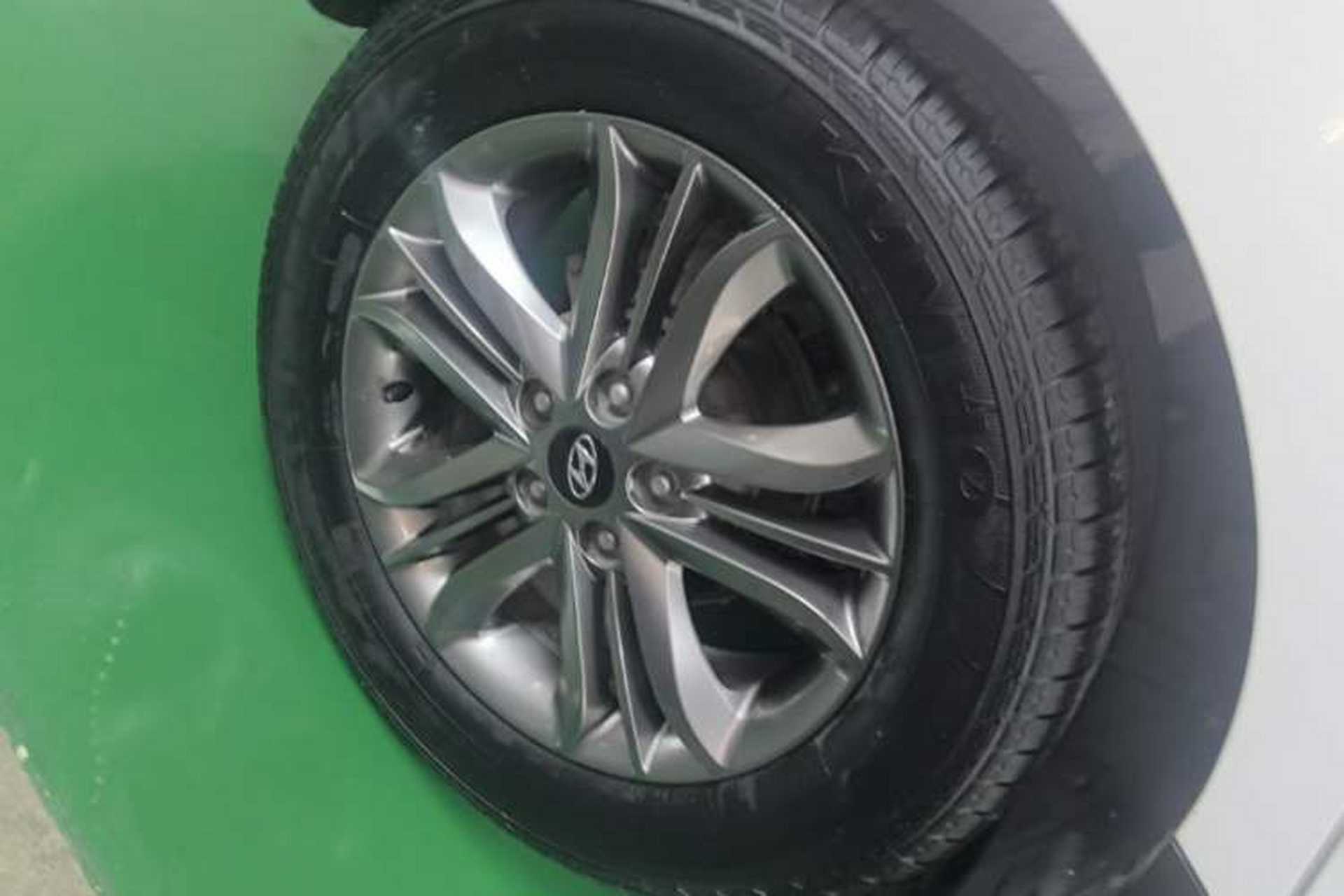 Used Hyundai ix35 2015 2.0L Automatic 2WD Smart Type China IV Exterior 5