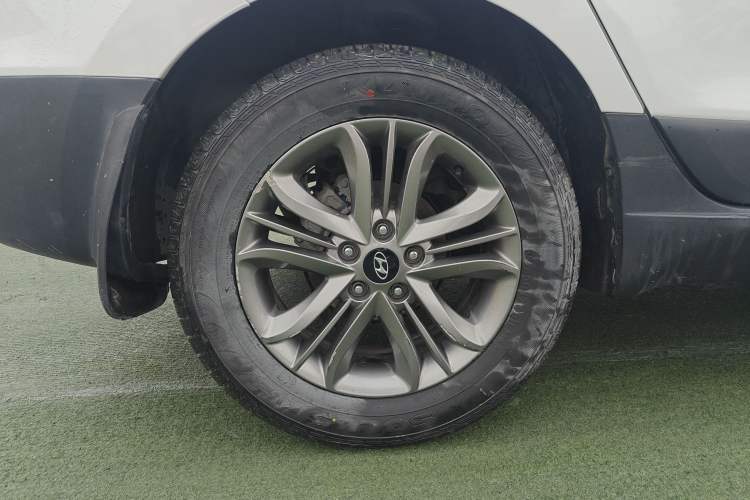 Used Hyundai ix35 2015 2.0L Automatic 2WD Smart Type China IV Exterior 5