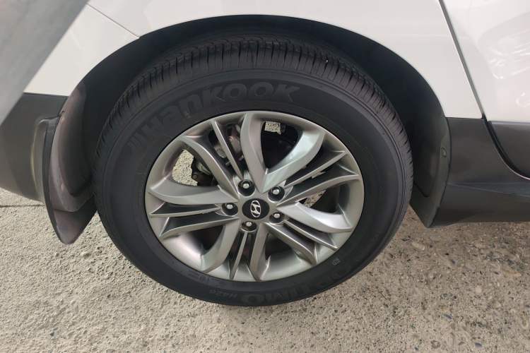 Used Hyundai ix35 2015 2.0L Automatic 2WD Smart Type China IV Exterior 5