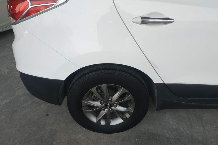 Used Hyundai ix35 2015 2.0L Automatic 2WD Comfort Edition China V Standard Exterior 5