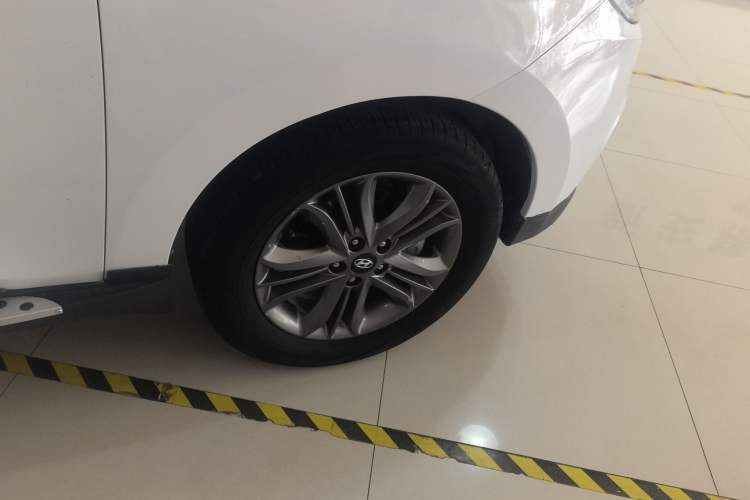 Used Hyundai ix35 2015 2.0L Automatic 2WD Smart Version China V Standard Exterior 5