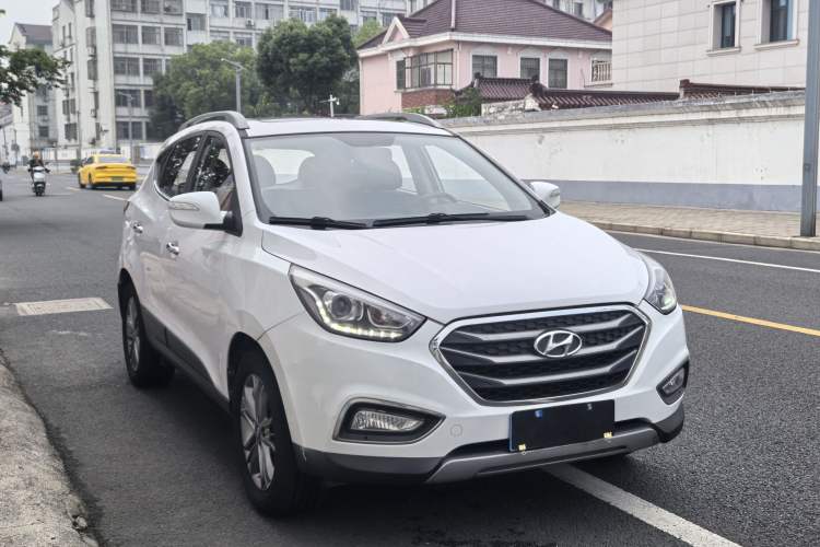 Used Hyundai ix35 2015 2.0L Automatic 2WD Smart Version China V Standard Exterior 5
