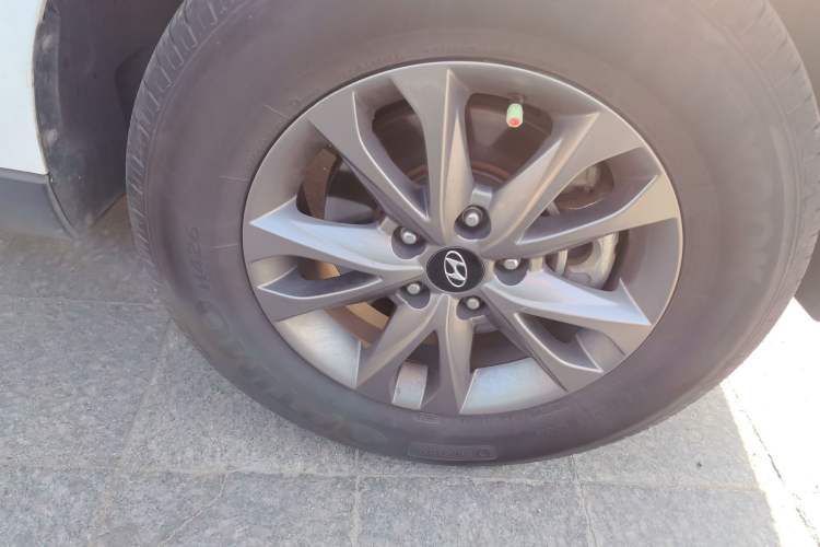 Used Hyundai ix35 2015 2.0L Manual Two-Wheel Drive Comfort Version China V Standard Exterior 7