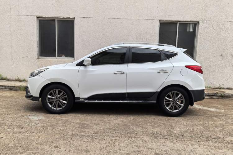 Used Hyundai ix35 2015 2.0L Automatic 2WD Smart Type China IV Exterior 9