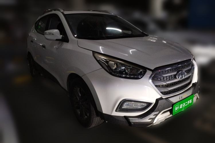 Used Hyundai ix35 2015 2.0L Automatic 2WD Smart Version China V Standard Front Right 45 Deg