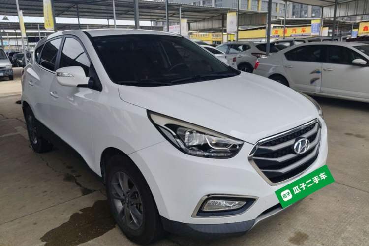 Used Hyundai ix35 2015 2.0L Automatic 2WD Comfort Edition China IV Standard Front Right 45 Deg