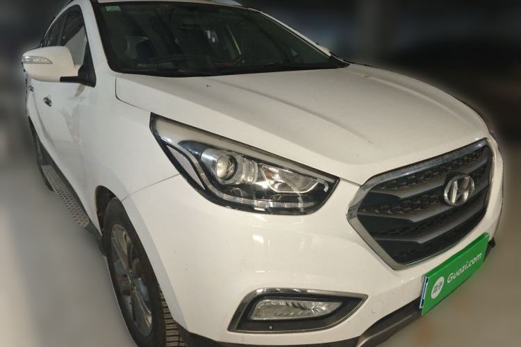 Used Hyundai ix35 2015 2.0L Automatic 2WD Smart Type China IV Front Right 45 Deg