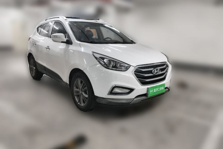 Used Hyundai ix35 2015 2.0L Automatic 2WD Smart Type China IV Front Right 45 Deg
