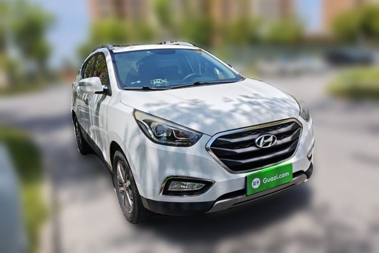 Used Hyundai ix35 2015 2.0L Automatic 2WD Smart Version China V Standard Front Right 45 Deg