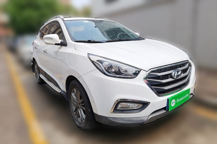 Used Hyundai ix35 2015 2.0L Automatic 2WD Smart Version China V Standard Front Right 45 Deg