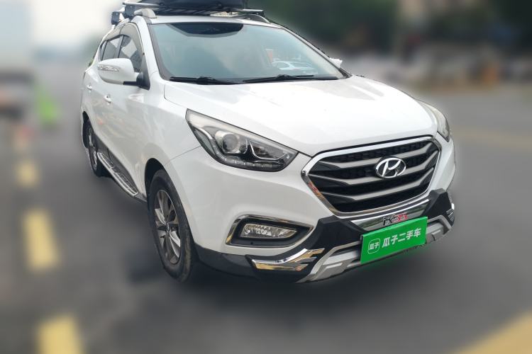 Used Hyundai ix35 2015 2.0L Automatic 2WD Comfort Edition China IV Standard Front Right 45 Deg