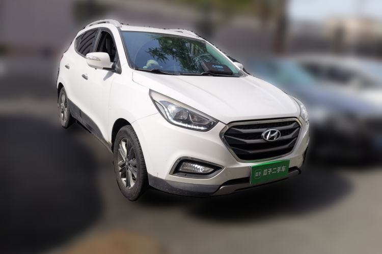 Used Hyundai ix35 2015 2.0L Automatic 2WD Smart Type China IV Front Right 45 Deg