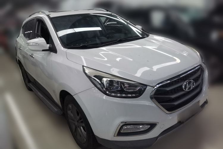 Used Hyundai ix35 2015 2.0L Automatic 2WD Smart Version China V Standard Front Right 45 Deg