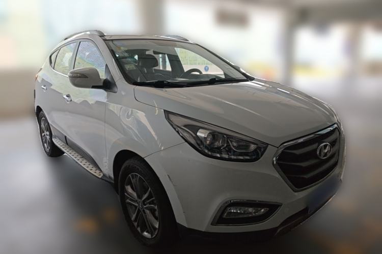 Used Hyundai ix35 2015 2.0L Automatic 2WD Smart Version China V Standard Front Right 45 Deg
