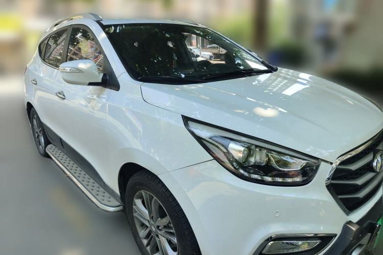Used Hyundai ix35 2015 2.0L Automatic 2WD Smart Type China IV Front Right 45 Deg