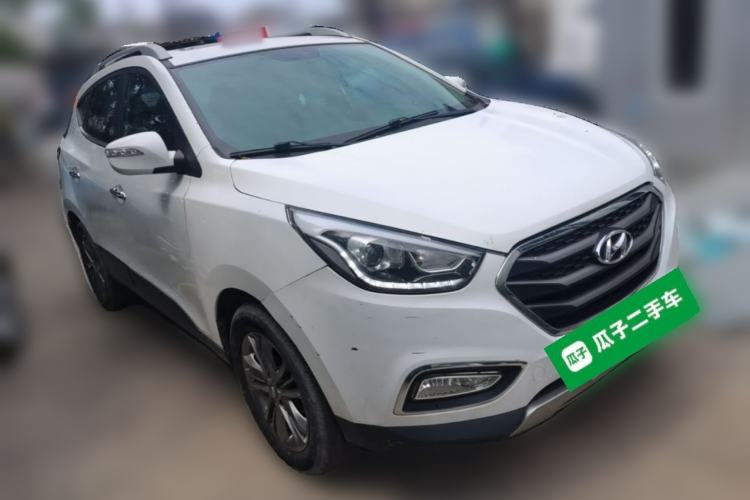 Used Hyundai ix35 2015 2.0L Automatic 2WD Smart Version China V Standard Front Right 45 Deg
