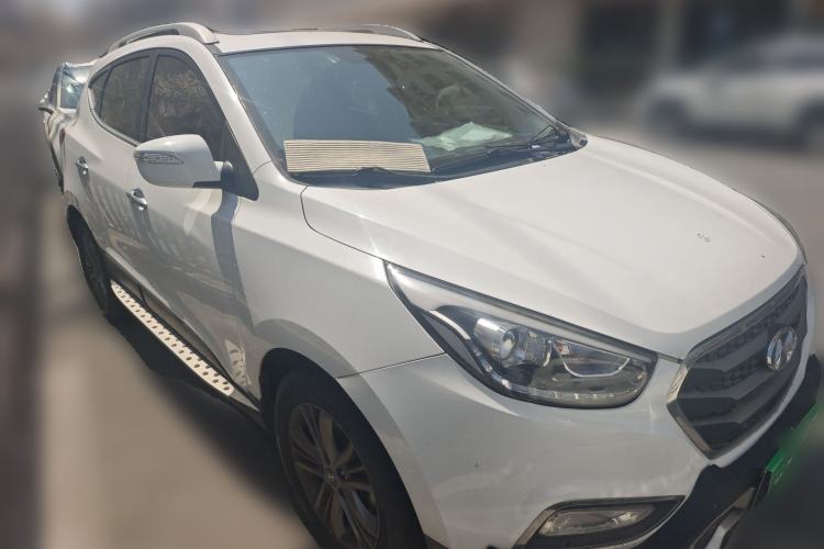Used Hyundai ix35 2015 2.0L Automatic 2WD Smart Version China V Standard Front Right 45 Deg